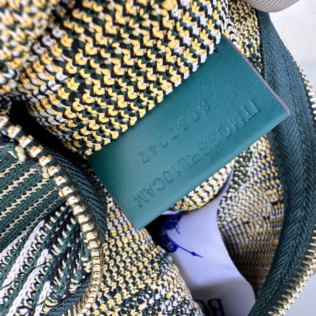 Burberry  00556