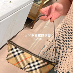 BURBERRY  00559