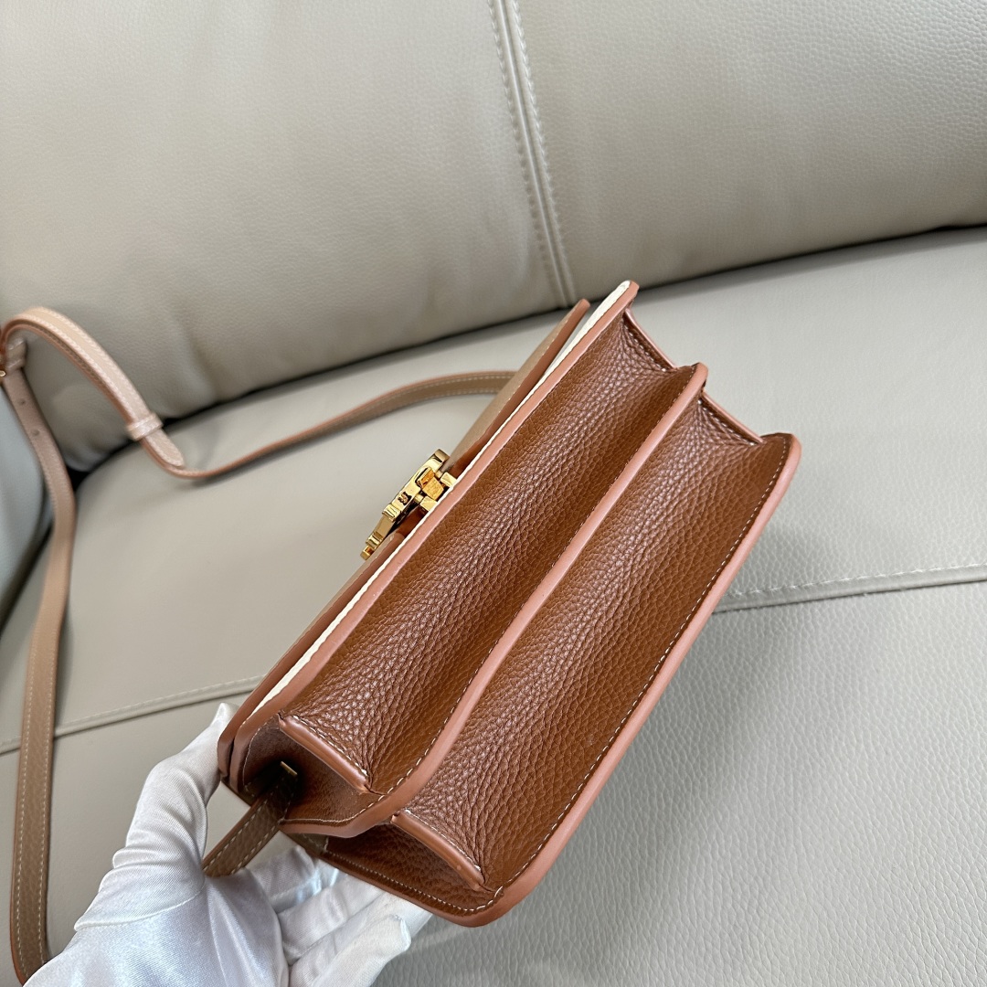 BURBERRY  00659