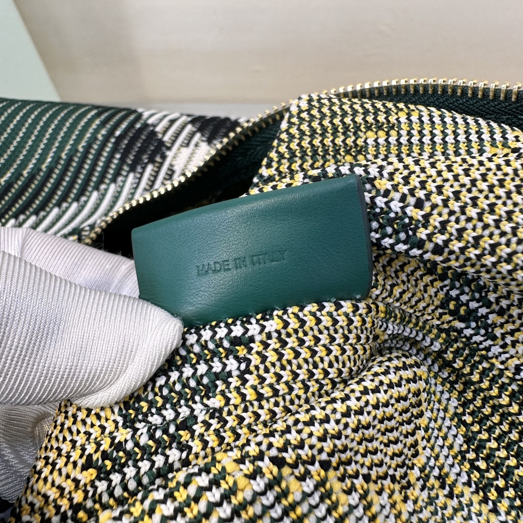 Burberry  00678