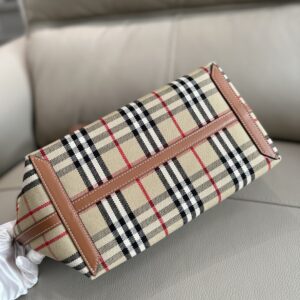 Burberry 00689