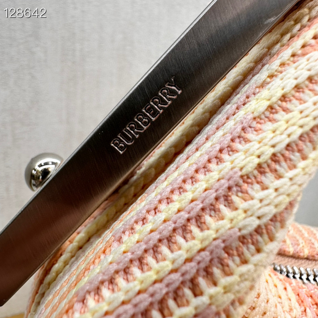 Burberry  00699
