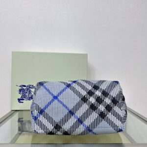 Burberry  00719