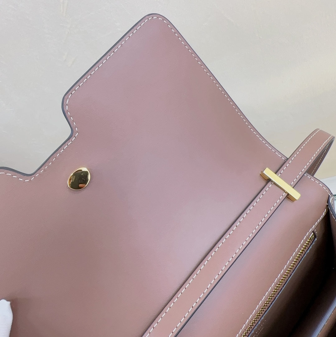 BURBERRY  007512