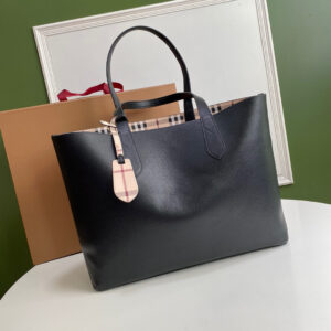 Burberry  00759