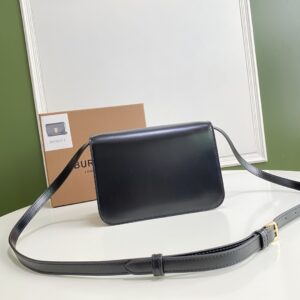BURBERRY  00837