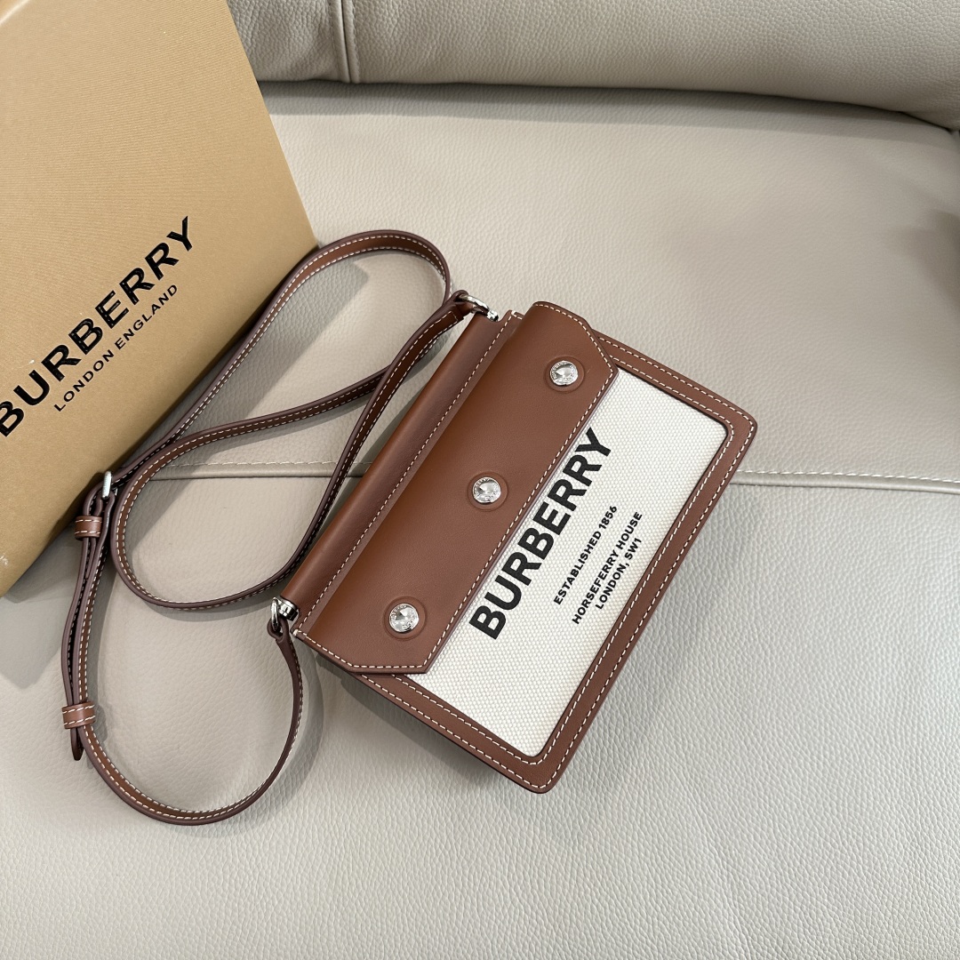 Burberry Hosperi Title Pocket Crossbody Bag 8014611