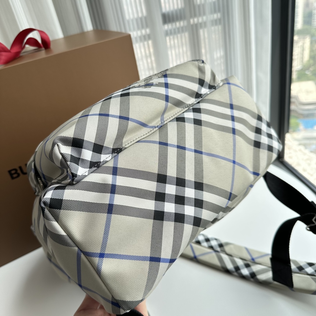 Burberry  01019