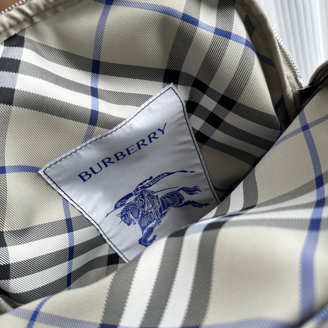 Burberry  01029