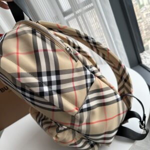 Burberry  01049