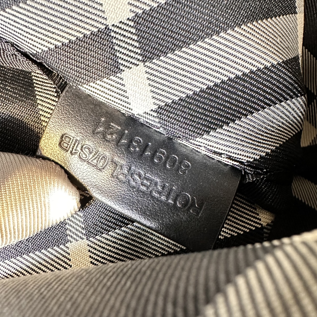 Burberry  011110