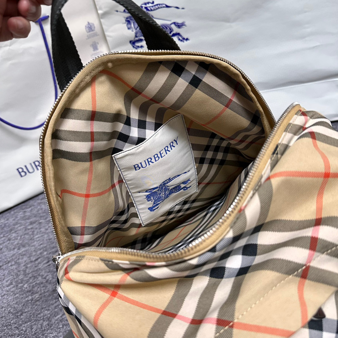 Burberry  01209