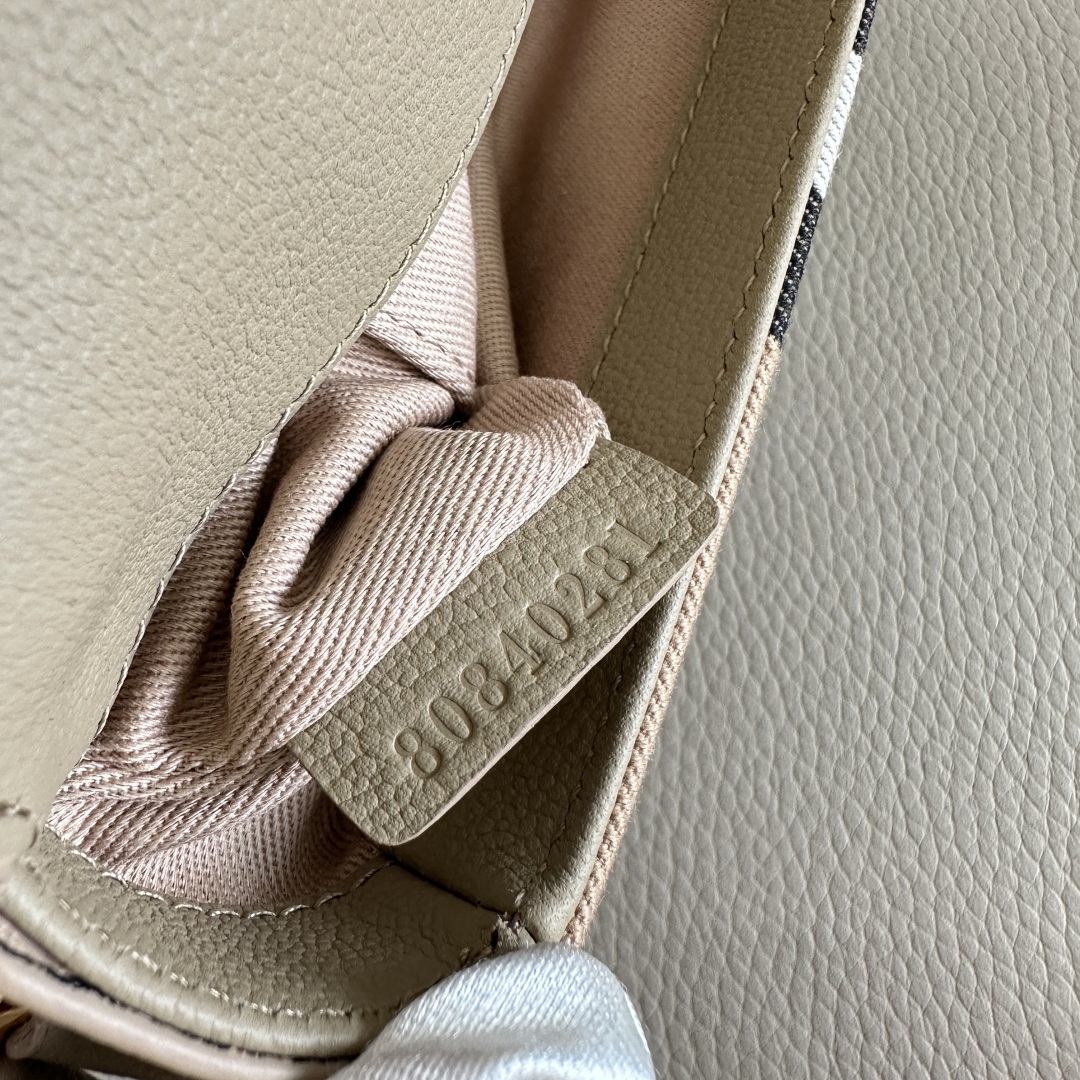BURBERRY  01249