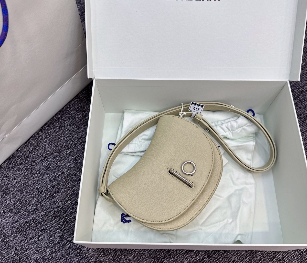Burberry Rocking Horse Bag LGL B7311 101933684 | eBay