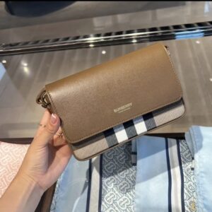 BURBERRY  01318