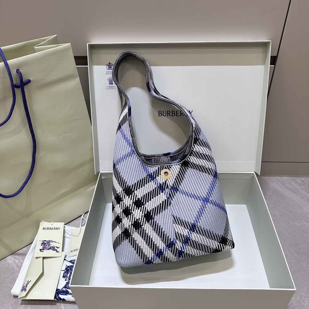 Burberry Small Check Knit Shoulder Bag A3888 12653738