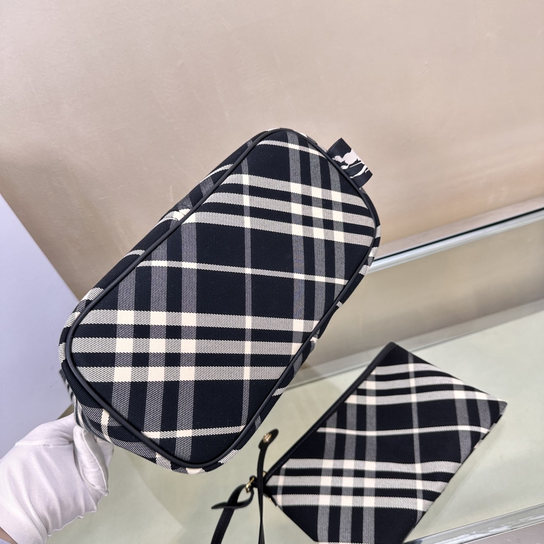 Burberry 01369