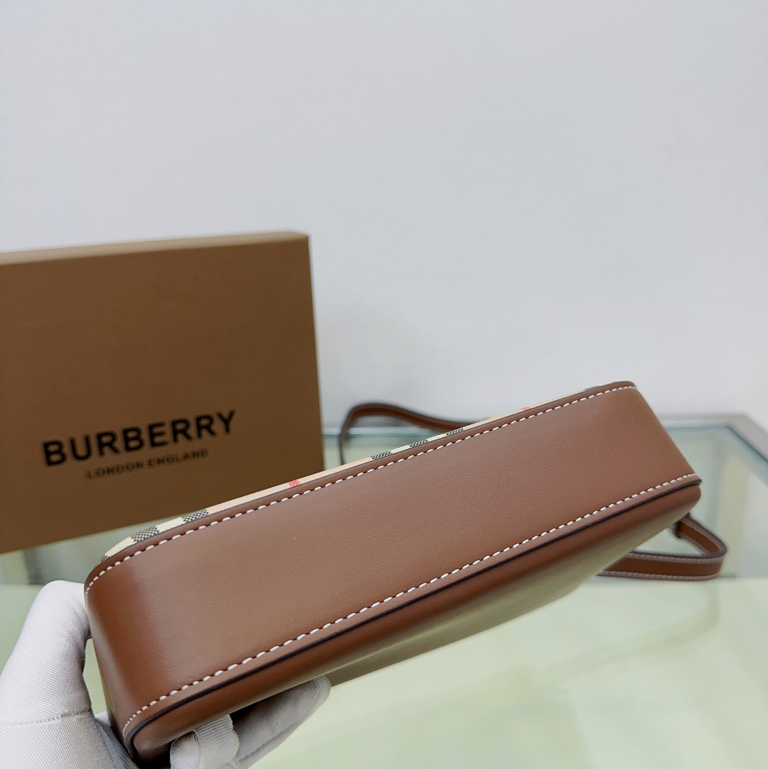 BURBERRY  01369