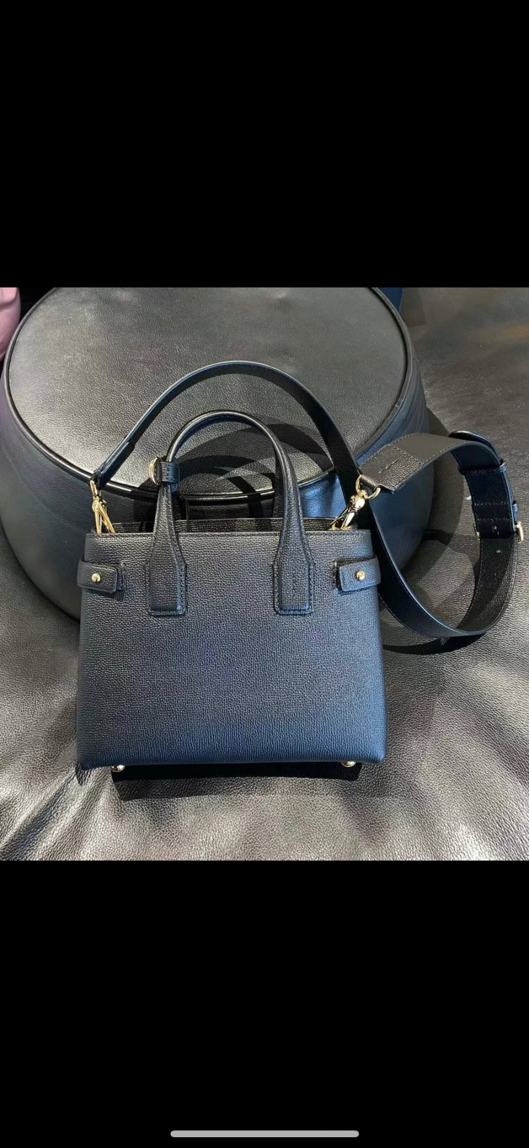 https://blinggal.shop/wp-content/uploads/2025/08/burberry-01409-tdvcc.jpg