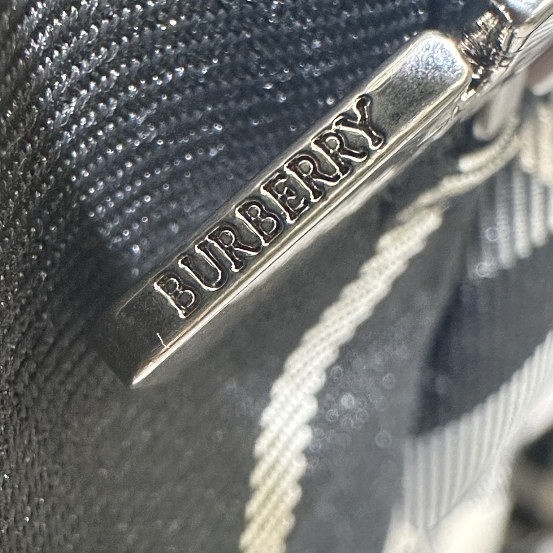 Burberry  01419
