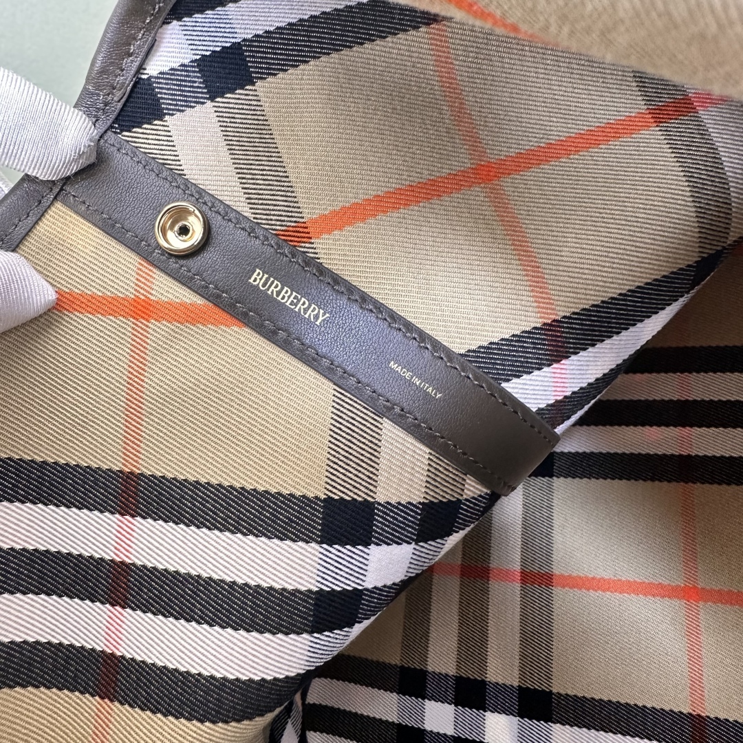 Burberry 01459