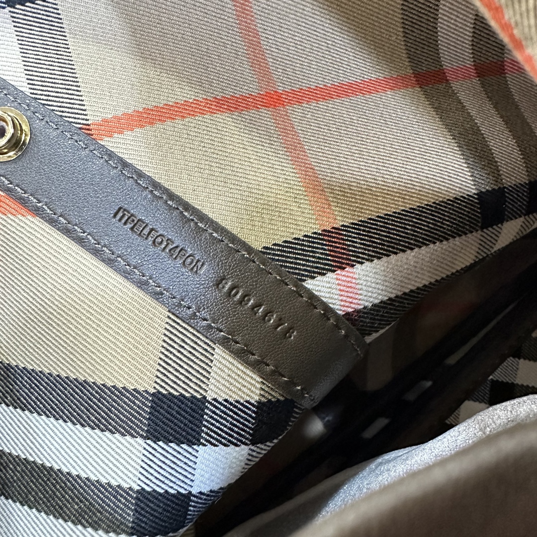 Burberry 01479