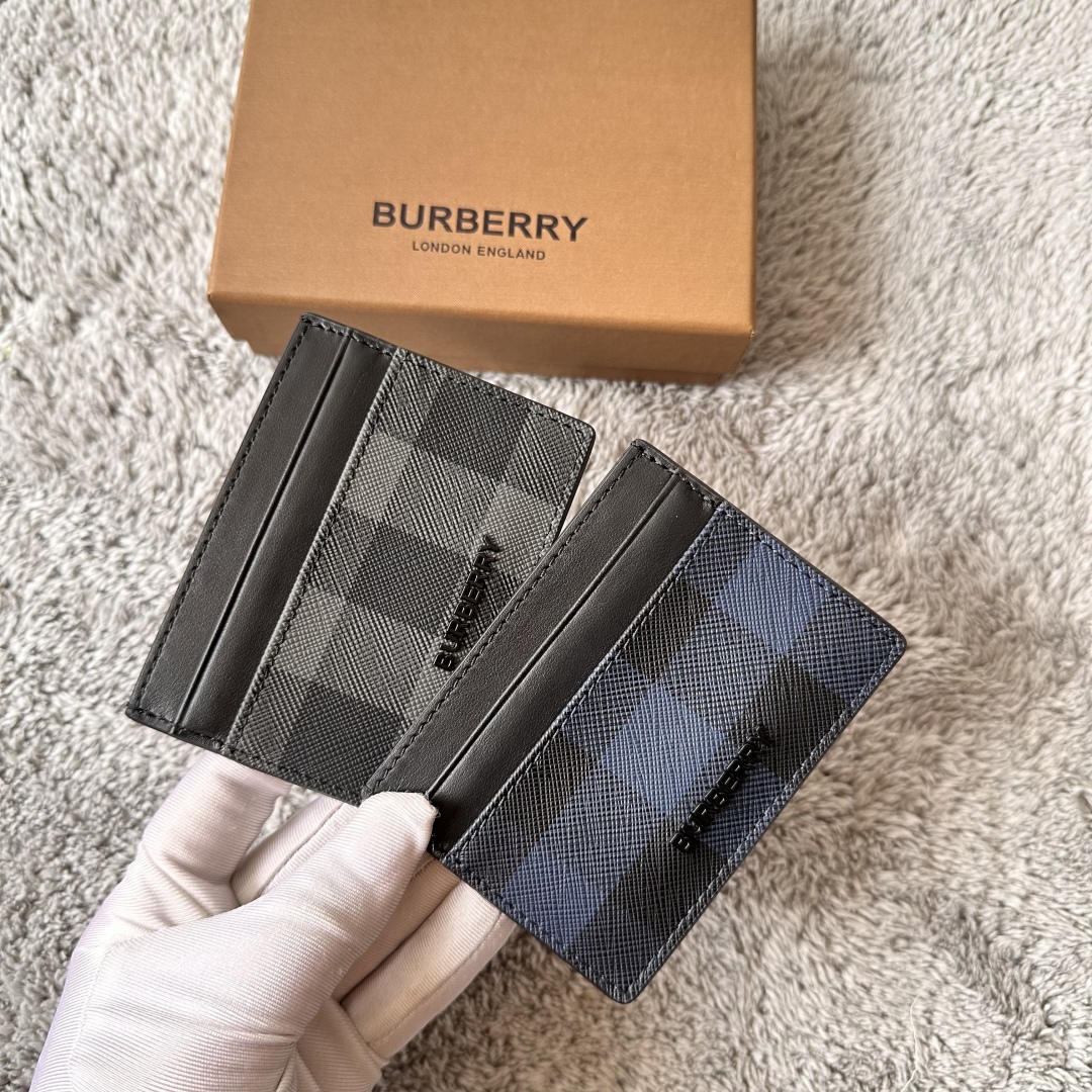 Burberry 01589