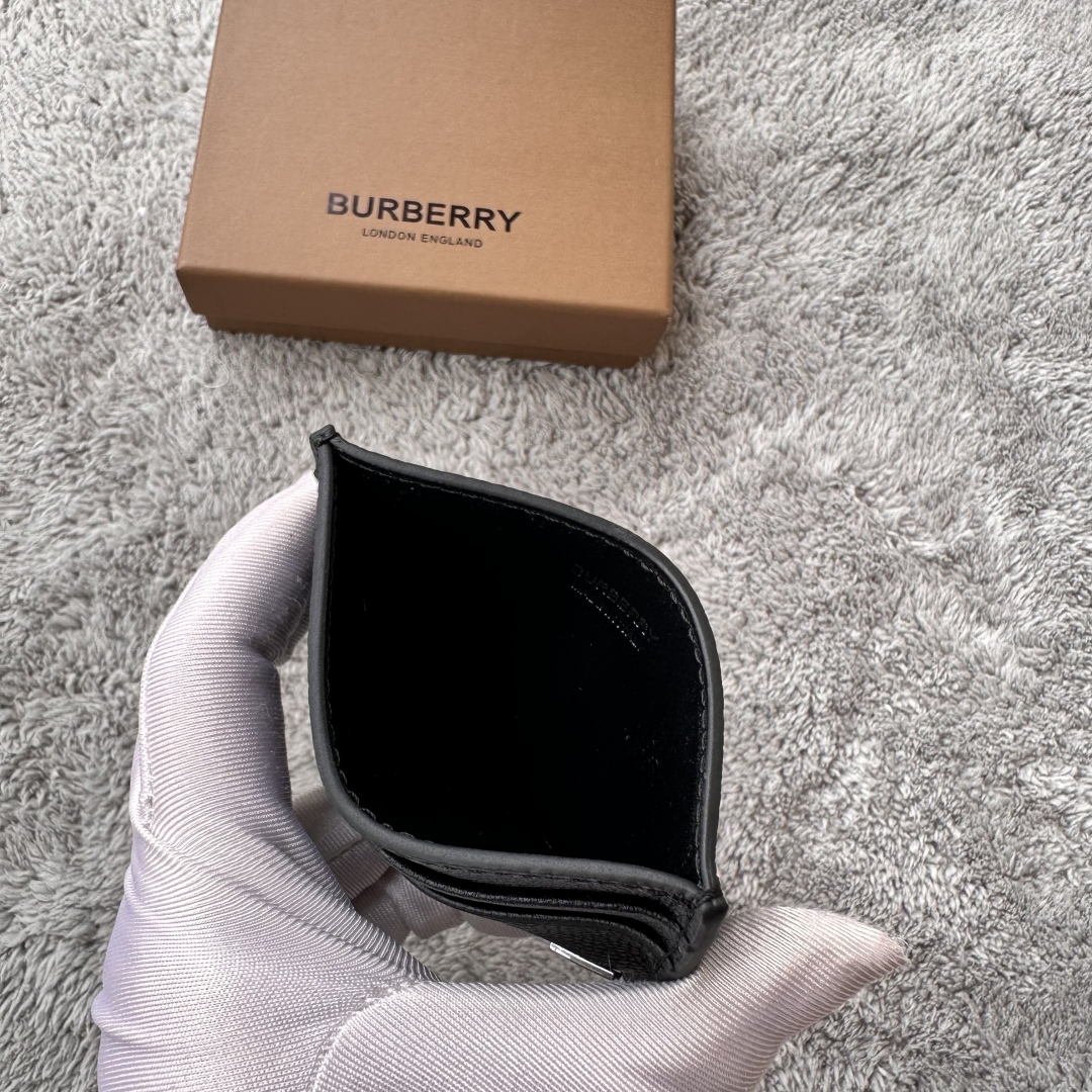 Burberry 01619