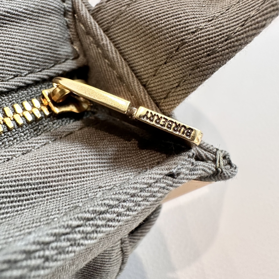 Burberry 01629