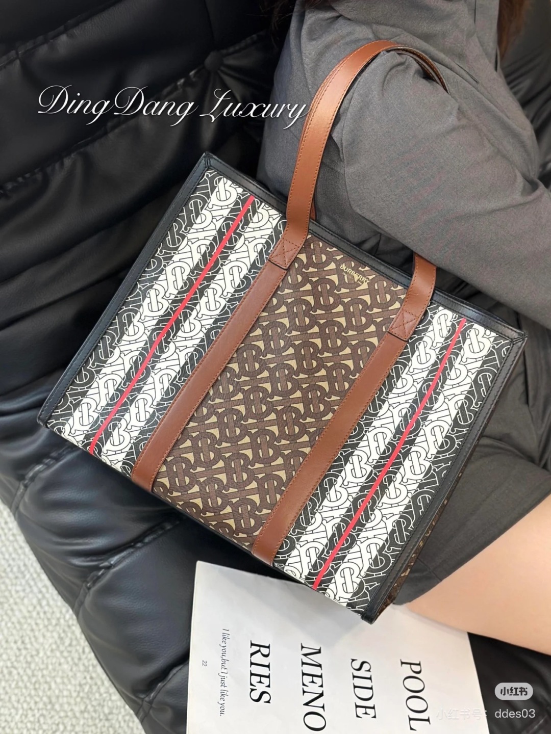 Burberry Canvas Stripe Tote Bag 7525073666 128033036