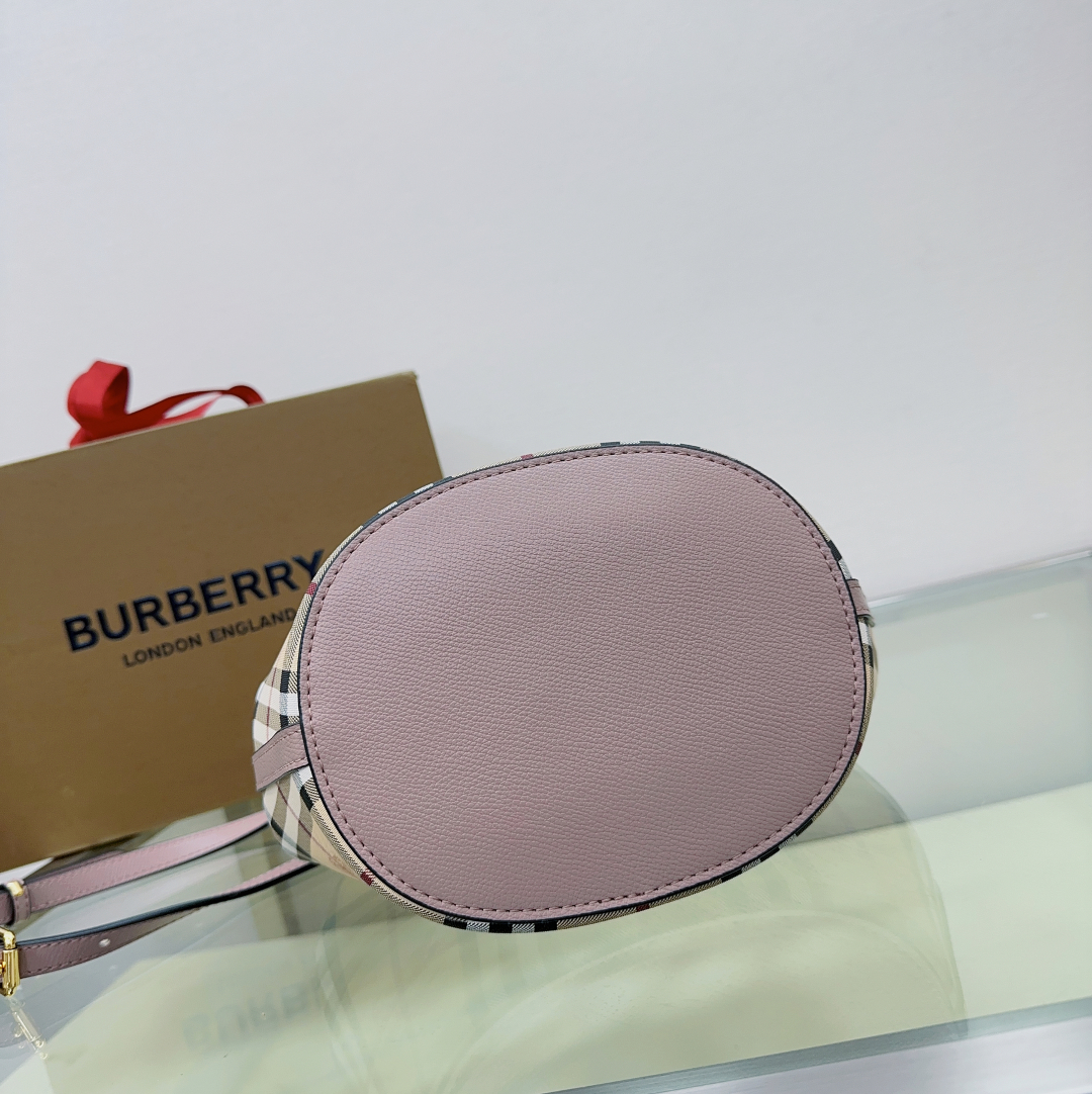 BURBERRY  01719