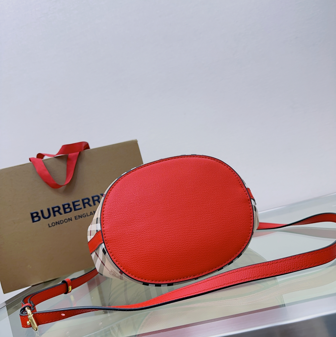 BURBERRY  01759