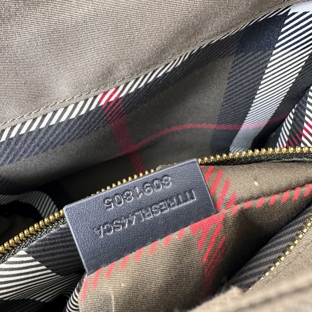 Burberry 01779