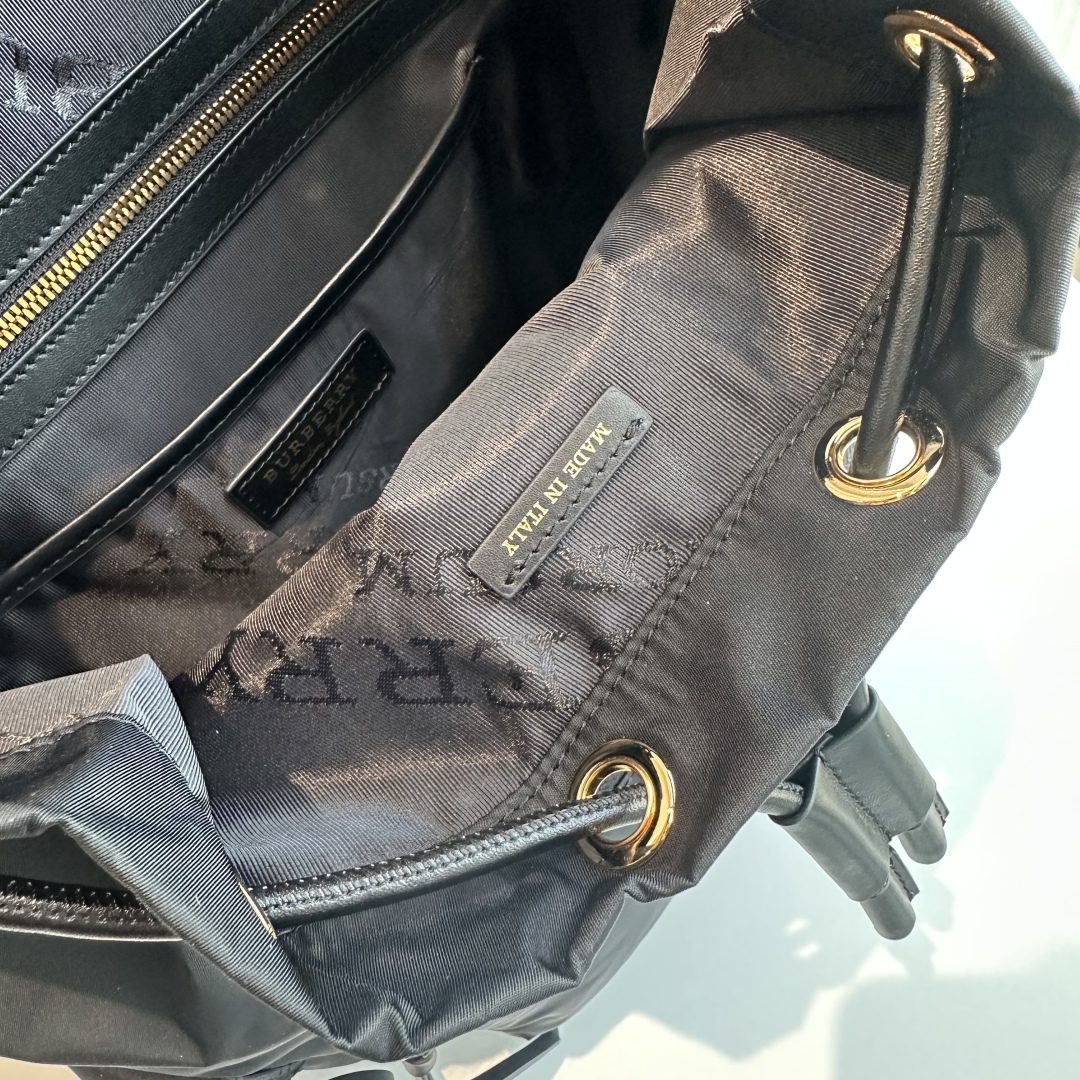 Burberry 01779