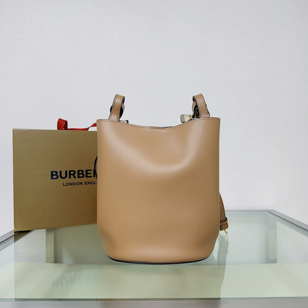 BURBERRY  01799