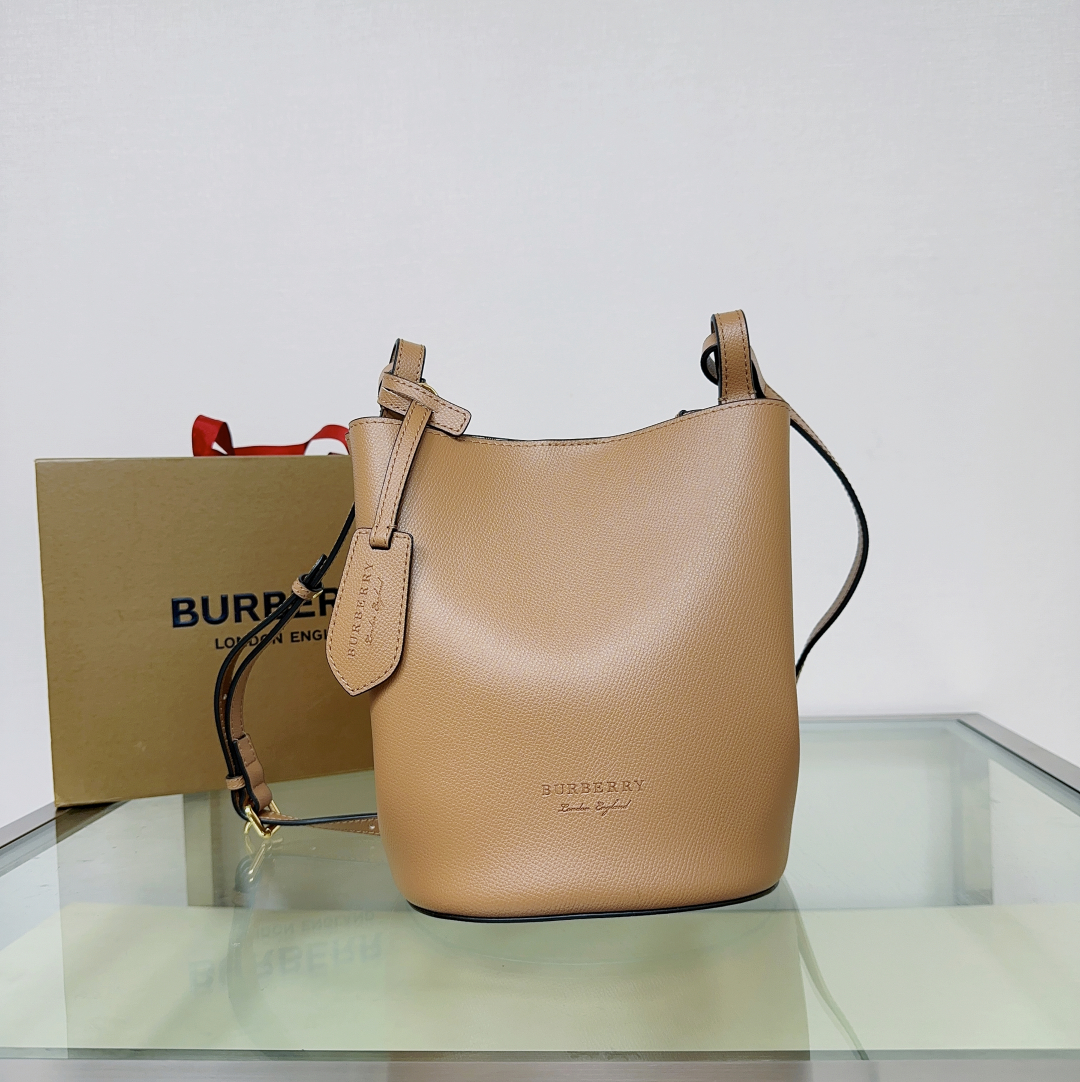 Burberry Leather Lorne Bucket Bag – Neutrals Bucket Bags,