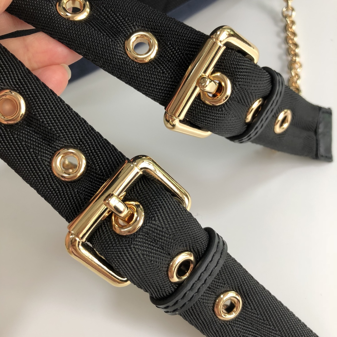 Burberry 01819