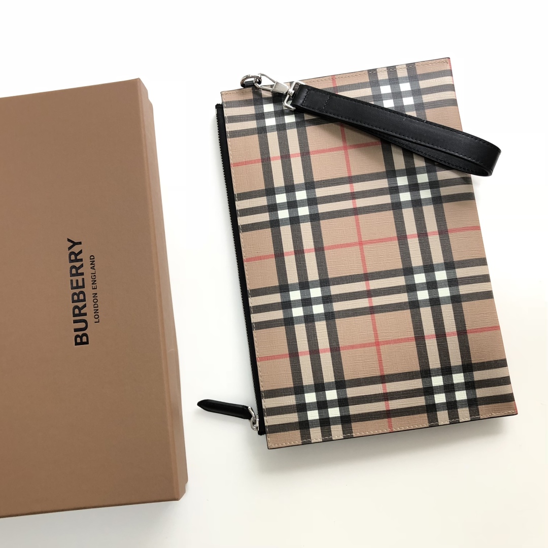 Burberry  018310