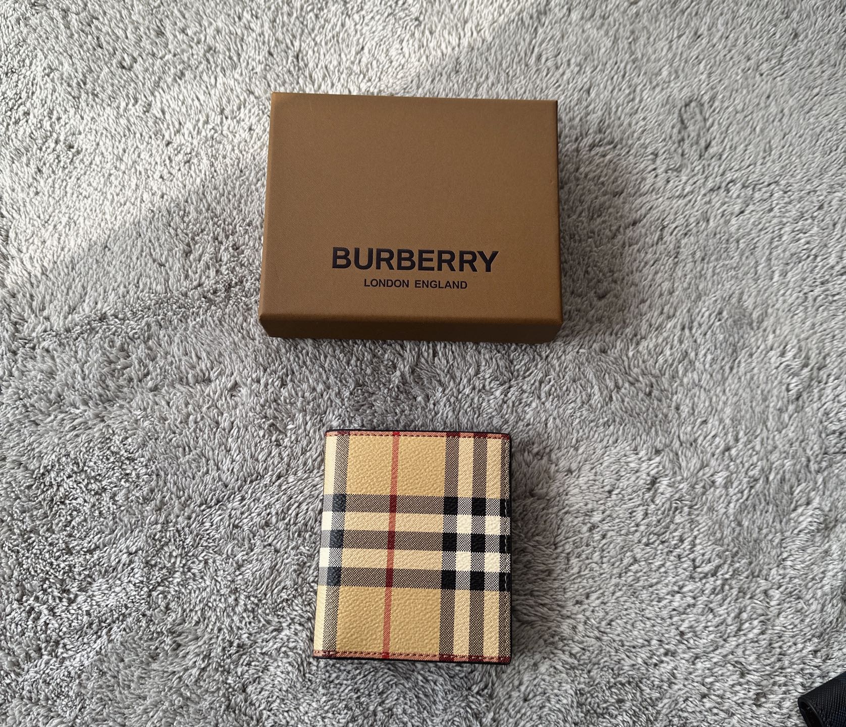 Burberry Vintage Check Plaid Clip slim Bifold Wallet Archive