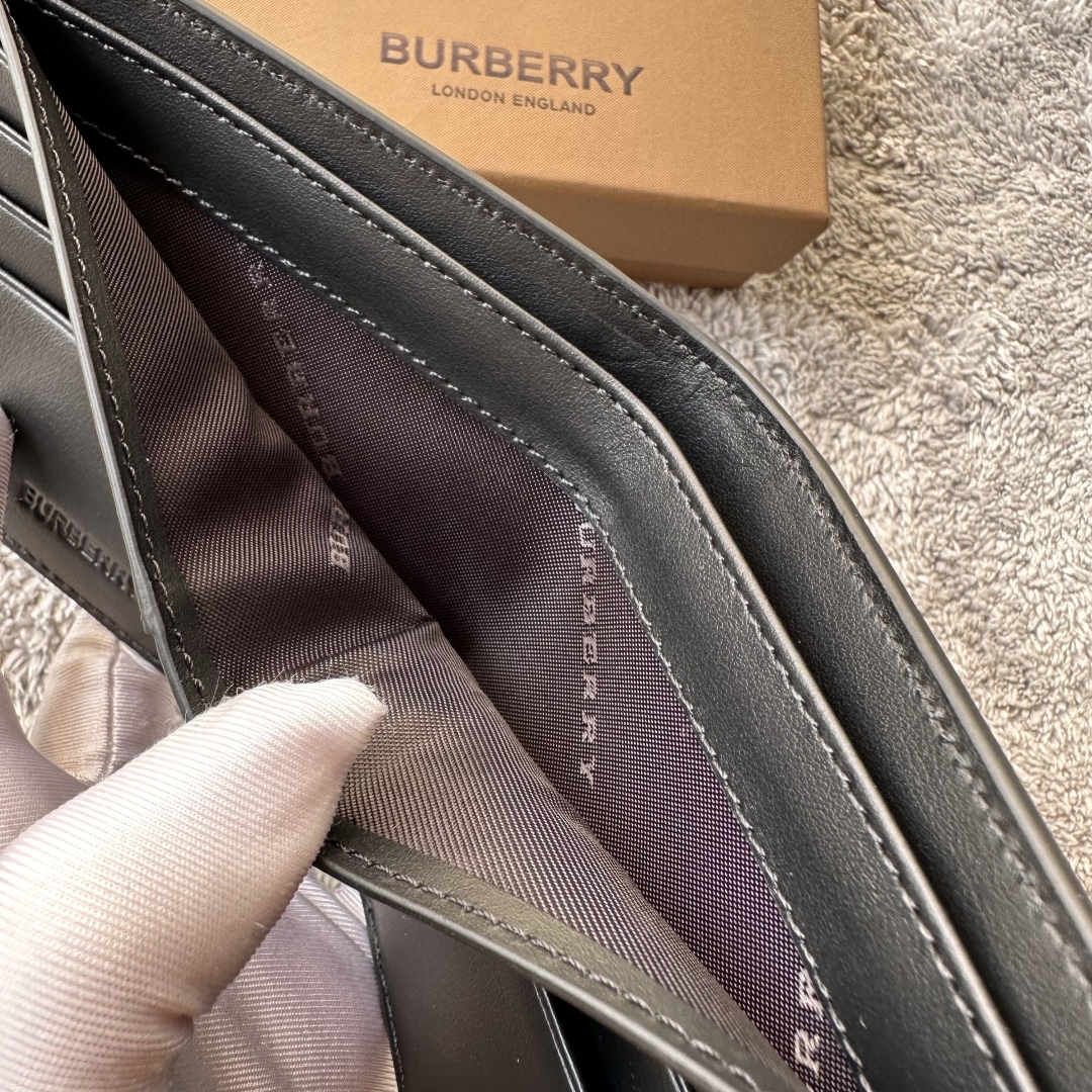 Burberry 01919