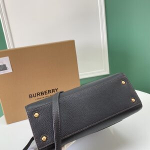 Burberry 02019