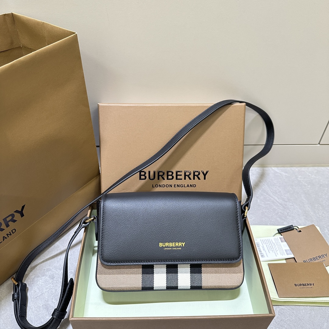 BURBERRY  02039