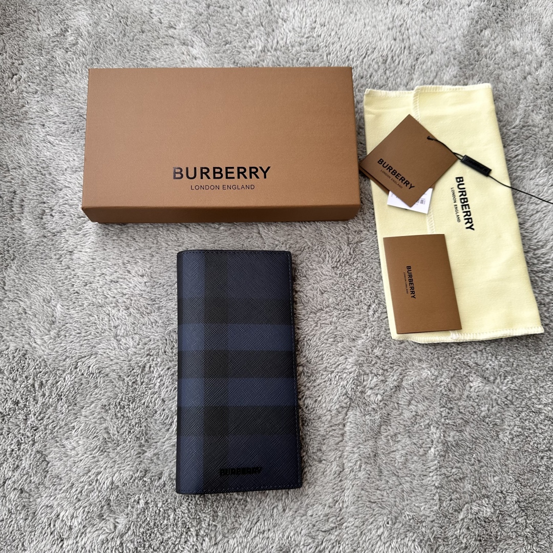 Burberry Coated canvas wallet with check motif – Blue