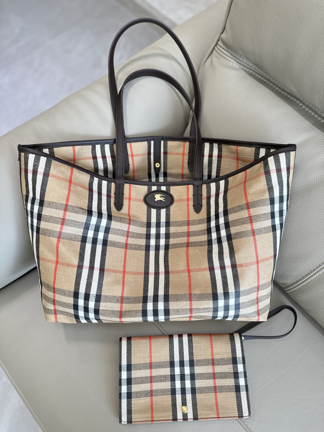 Burberry Canterbury Tote Bag in Brown  BURBERRY  02199