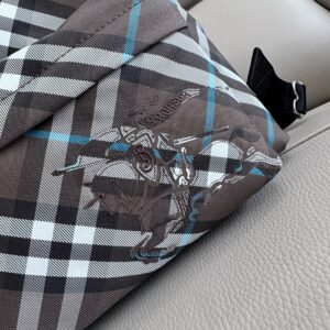Burberry 02239