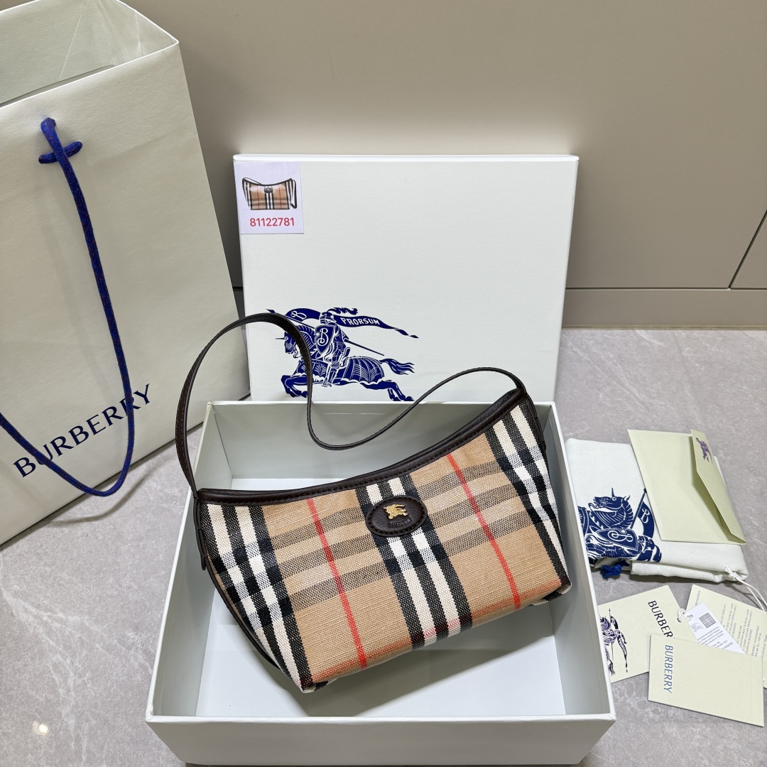 BURBERRY Beige Shoulder bag ‘Highlands’ Burberry