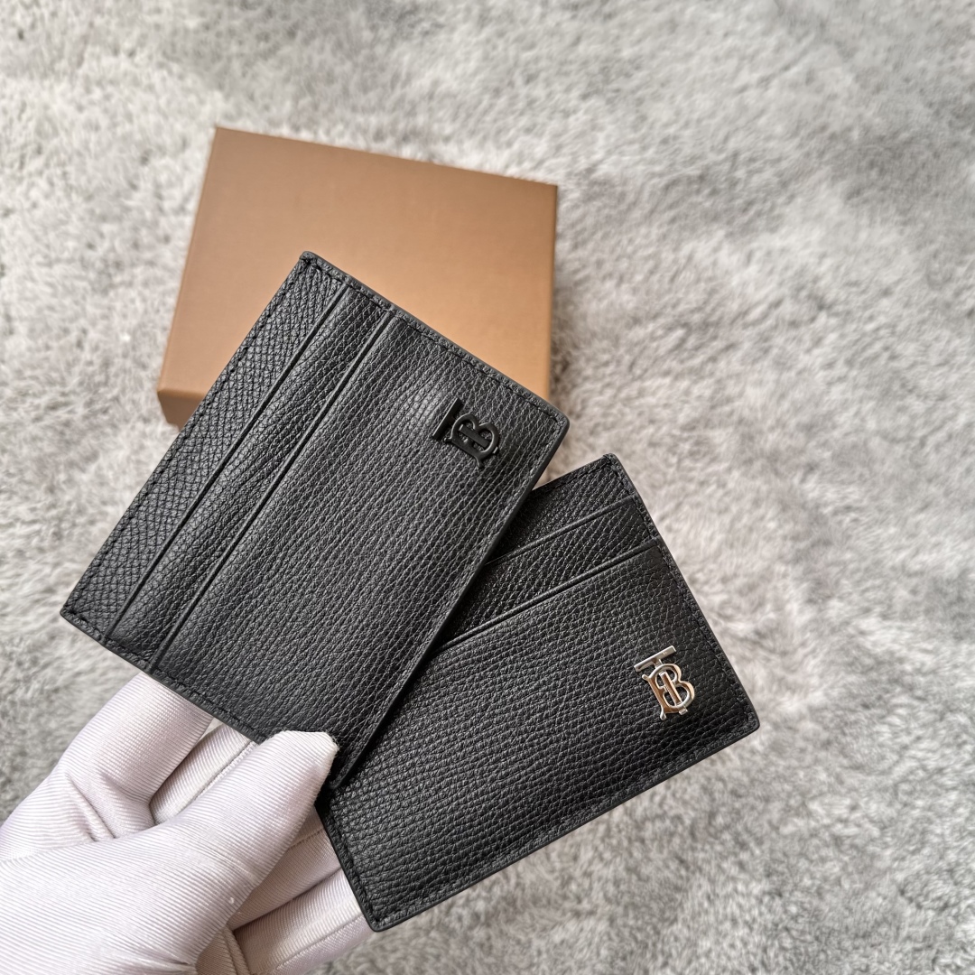 BURBERRY  022911