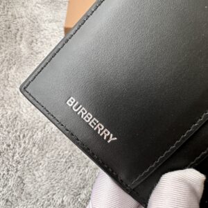 BURBERRY  02319