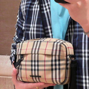 Burberry 02329