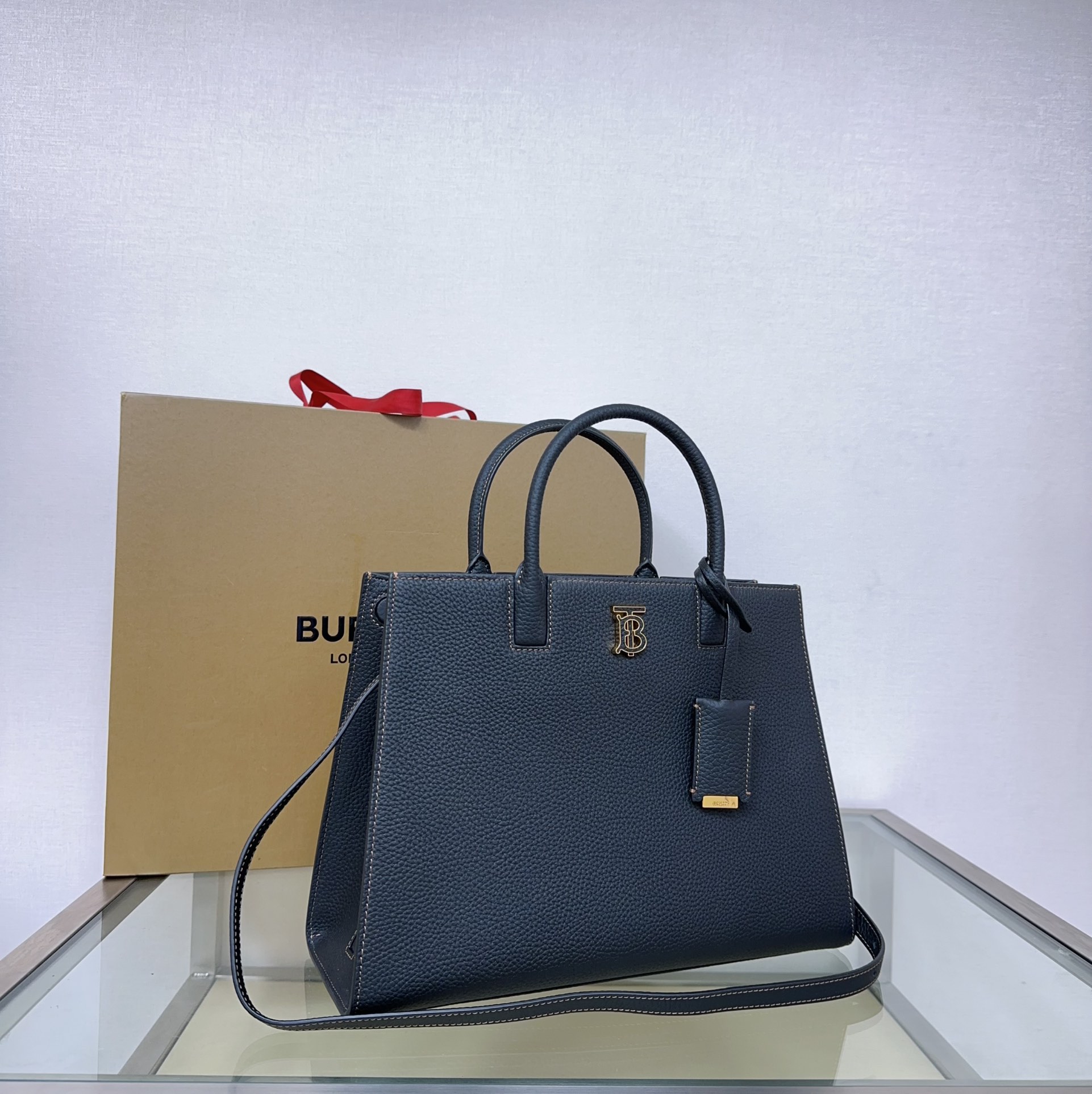Burberry Frances Medium Structured Tote navy Burberry 02349